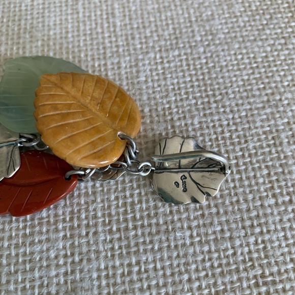 Sincerely Southwest Sterling Leaves Pendant - Picture 3 of 5